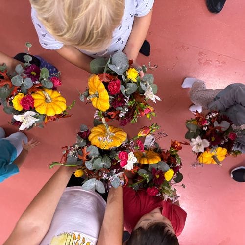 taller-flores-niños-calabazas